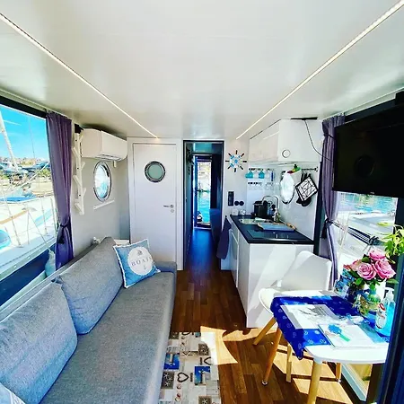 Houseboat Seabreeze Botel Alghero