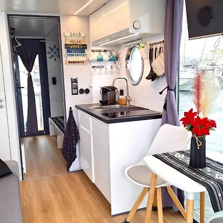 Houseboat Seabreeze *