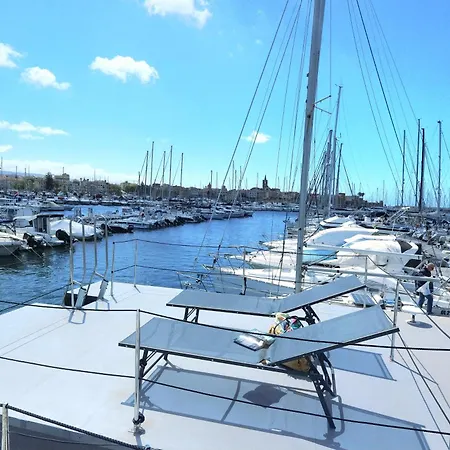 船上ホテル Houseboat Seabreeze