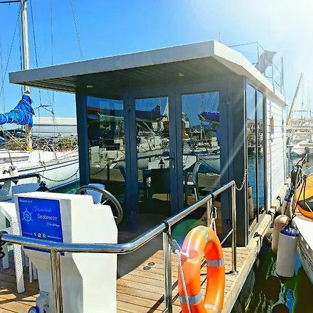 Houseboat Seabreeze Botel *