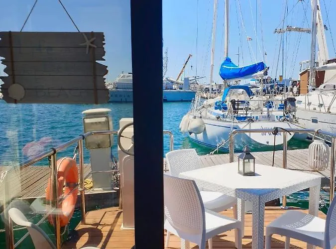 Houseboat Seabreeze Botel *