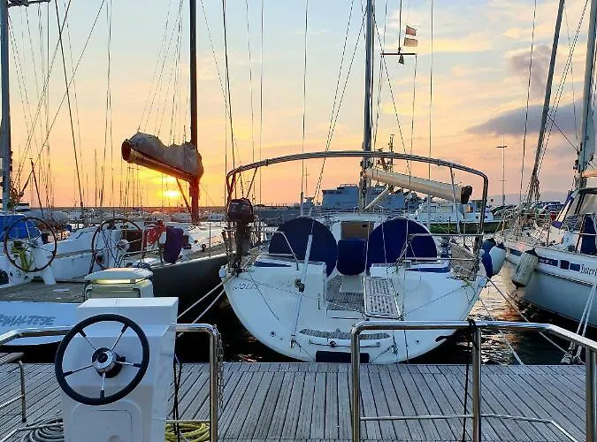 Houseboat Seabreeze Botel *