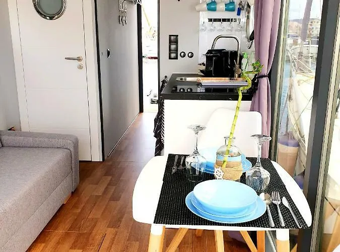 Houseboat Seabreeze Botel *