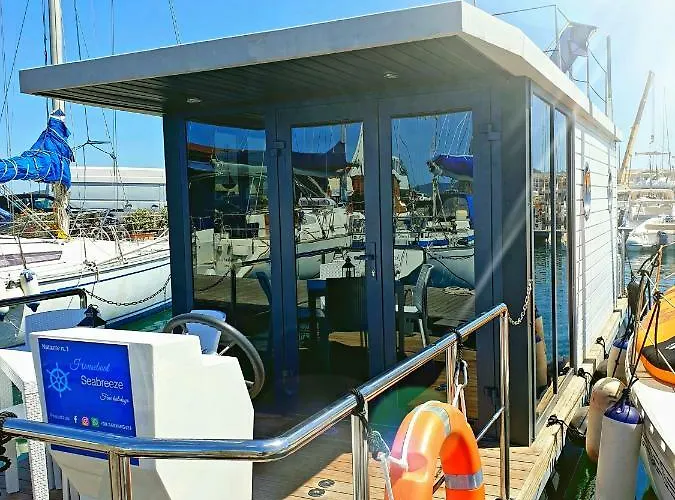 Houseboat Seabreeze Botel *
