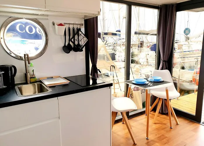 Houseboat Seabreeze Botel *