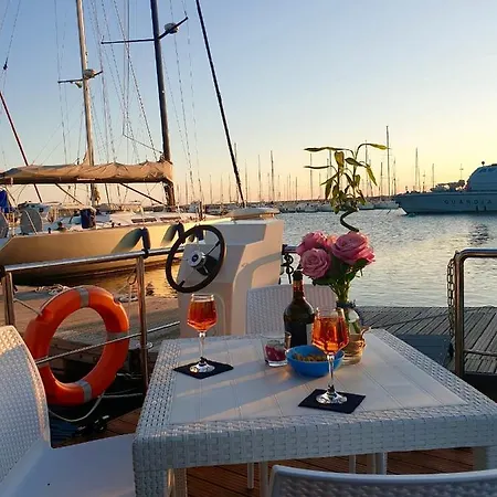 Houseboat Seabreeze Hotel en barco Alguer