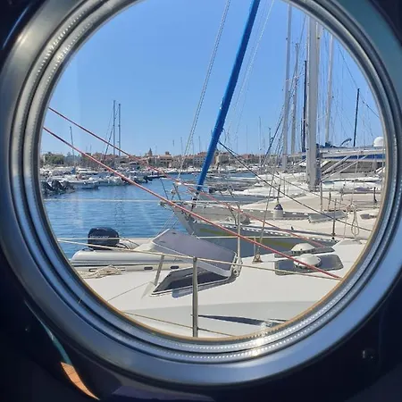 Ботель Houseboat Seabreeze Альгеро