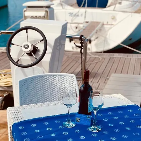 Houseboat Seabreeze *