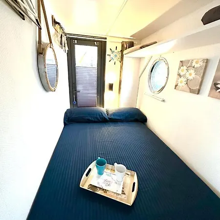 Houseboat Seabreeze Hotel en barco