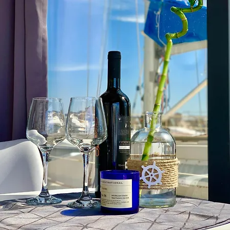 Ботель Houseboat Seabreeze Альгеро