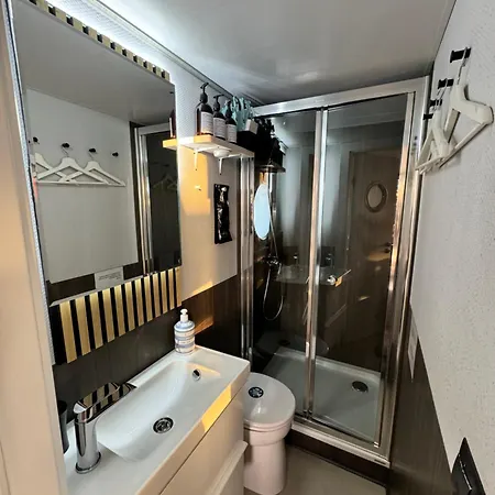 Houseboat Seabreeze Ботель *