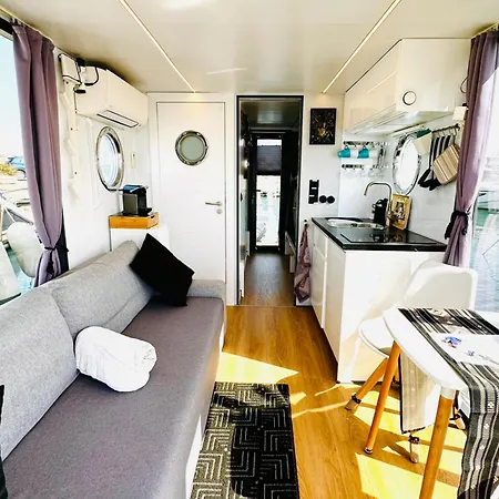 Hotel en barco Houseboat Seabreeze