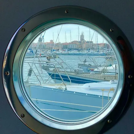 Houseboat Seabreeze Hotel en barco
