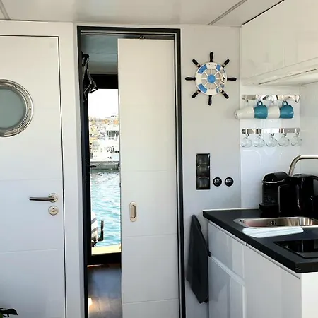 Ботель Houseboat Seabreeze