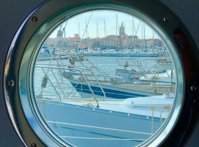 Houseboat Seabreeze Bådhotel